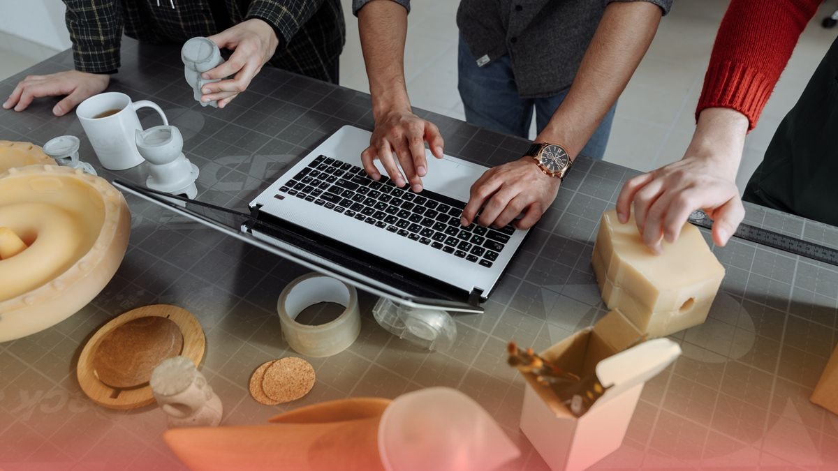 Imagen de portada: Atiende clientes mientras duermes: chatbots de IA para PyMEs explicados